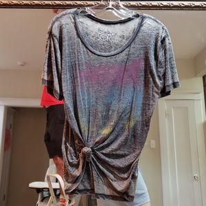 Size M Chaser brand burnout tiger tee